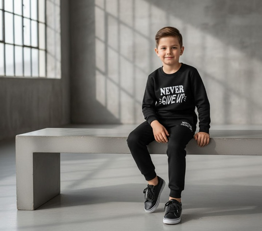 Kids “Never Give Up” Printed Black & Black Tracksuit Set | Winter Fleece Sweatshirt & Trouser Outfit for Boys & Girls – Warm & Motivational extra large