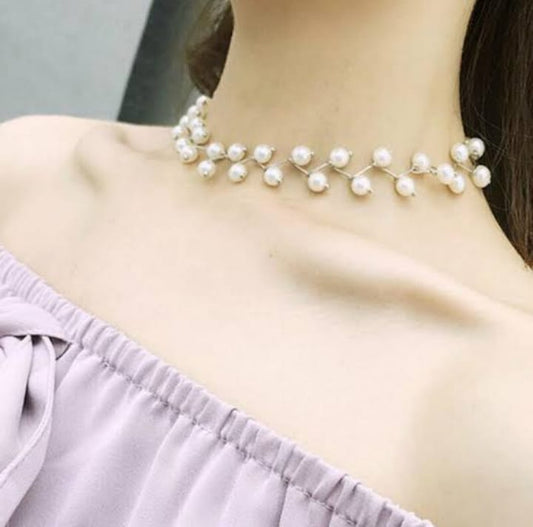 Zig Zag White Choker With Earrings - Buyora onlineZig Zag White Choker With EarringsBuyora onlineBuyora onlineZig Zag White Choker With Earrings